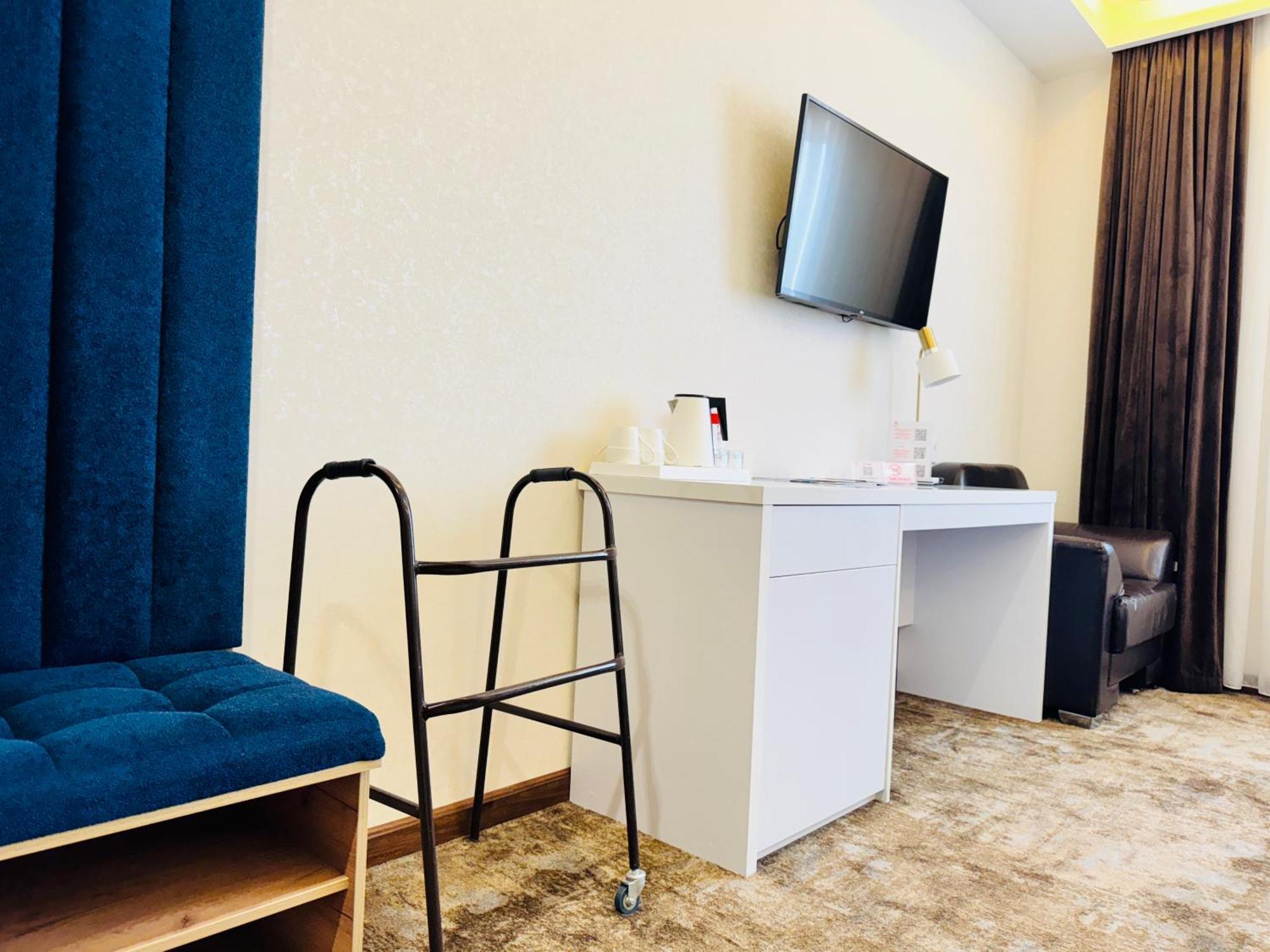 Garnet Mir Hotel طشقند الغرفة الصورة